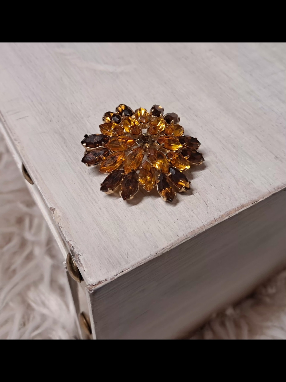 Vintage Sparkling Amber and Smoky Crystal Flower Brooch - Picture 2 of 6